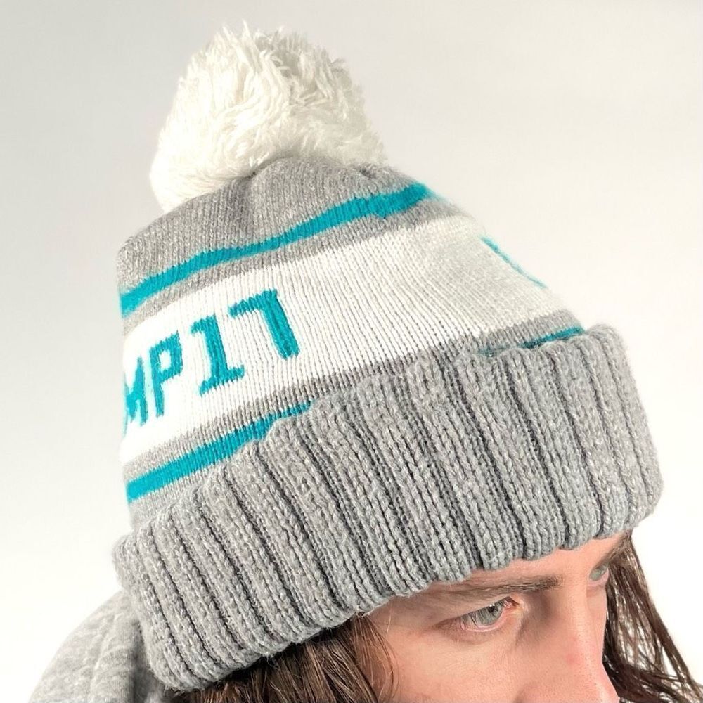 CAMP17 Classic Grey White Winter Pom Pom Beanie
